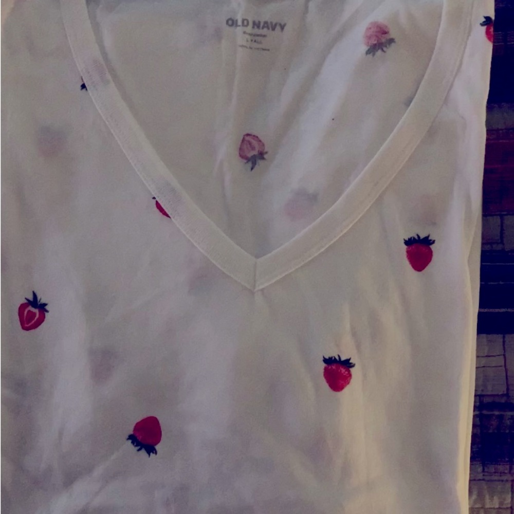Every-wear Strawberry   T-Shirt with V Neck size Lg